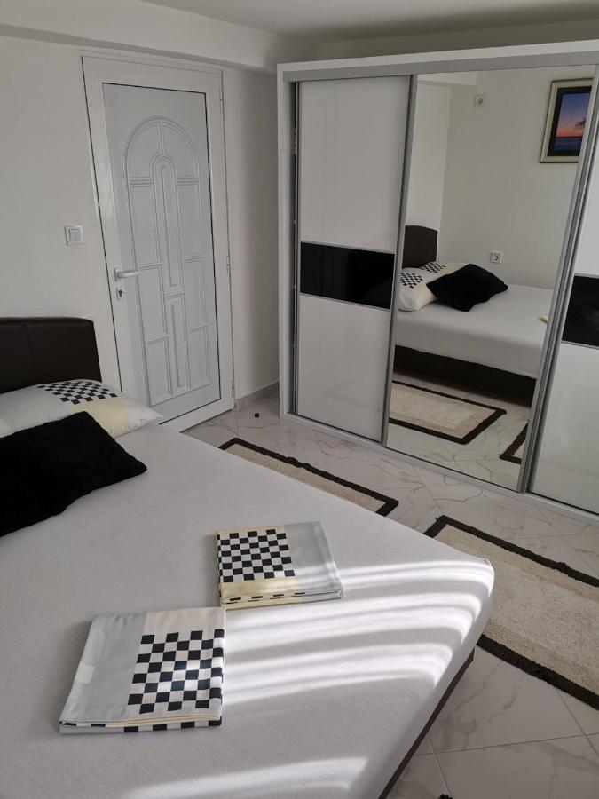 Planet Rooms Dobra Voda Exterior foto